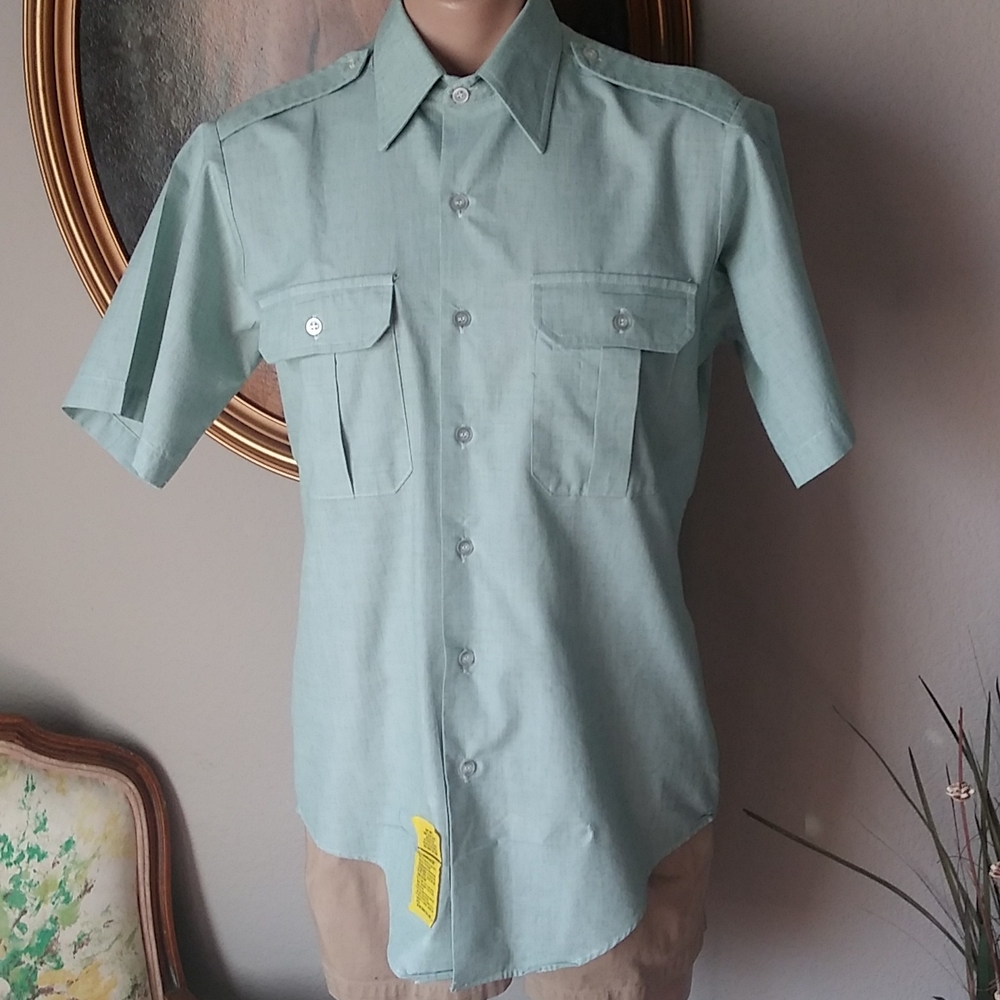 DSCP Garrison Collection mens Green Military Short Sleeve Uniform Top. Medium